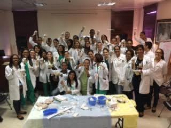 HUMNSA impartió taller de “Código Rojo” a médicos universitarios