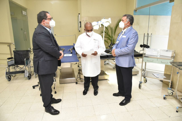 HUMNSA recibe importantes equipos médicos por el Servicio Nacional de Salud.