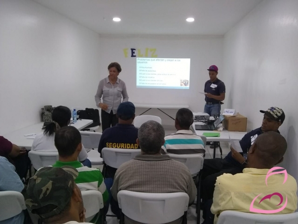 HUMNSA imparte taller  Humanización de Servicios de Salud.