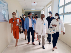 Maternidad la Altagracia recibe visita comisi&oacute;n hospital Reynaldo Alm&aacute;nzar para un Benchmarking. El objetivo es compartir buenas pr&aacute;cticas y experiencias del buen funcionamiento del programa de la Reducci&oacute;n Vertical.