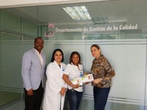 Departamento Atenci&oacute;n al Usuario Recibe Tabletas
