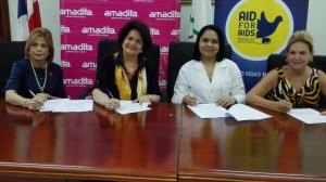 Maternidad Nuestra Se&ntilde;ora la Altagracia recibe donaci&oacute;n de una centr&iacute;fuga para &aacute;rea de VIH/Sida.