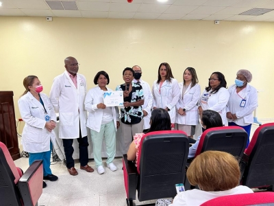 Hospital Maternidad la Altagracia da apertura a taller de Lactancia Materna y entrega reconocimientos a madres donantes estrellas