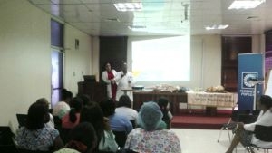 Enfermeras reciben capacitaci&oacute;n sobre manejo de emergencias obst&eacute;tricas.