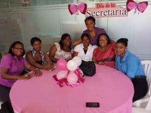 Entregan Reconocimiento a Secretarias Destacadas del HUMNSA.